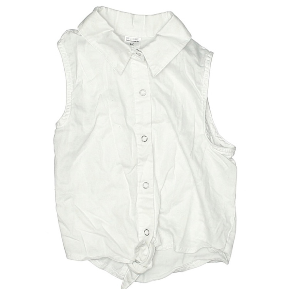 White Weissman’s Snap Front Top with Collar and Tie